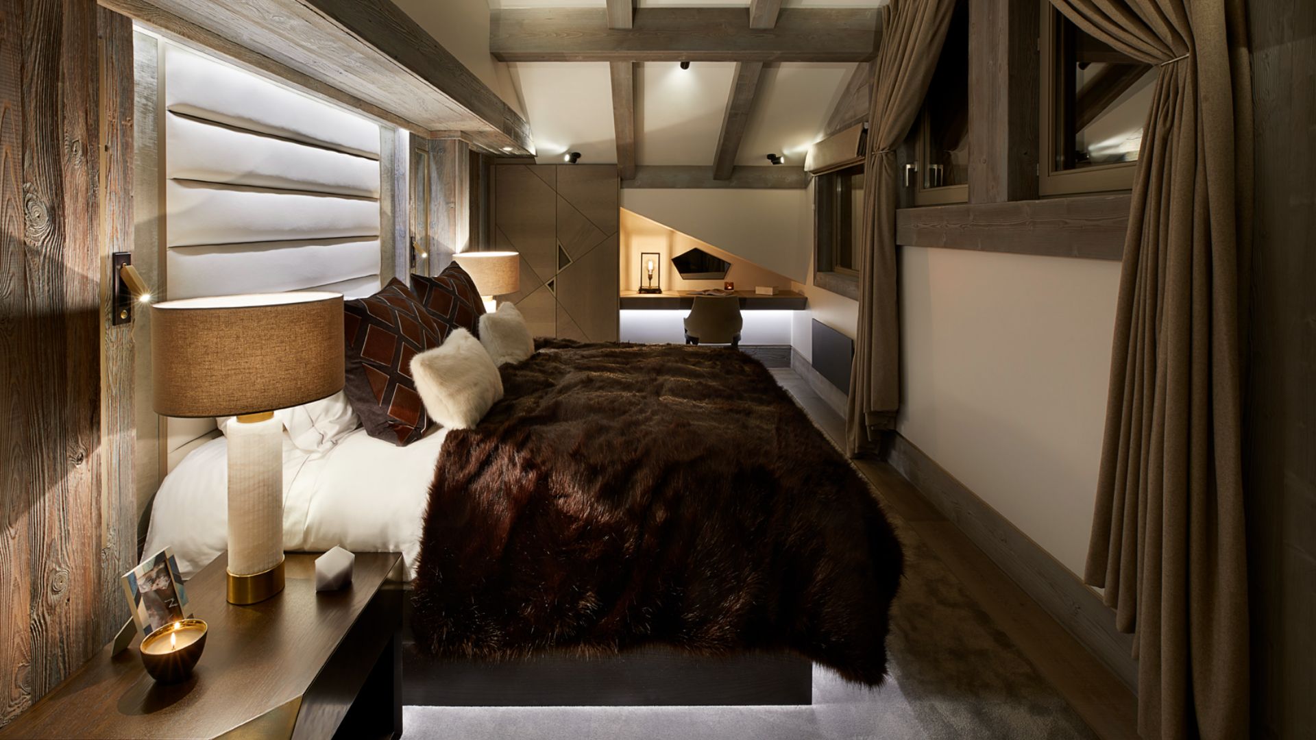 luxury-ski-chalet-courchevel-1850-the-lodge-oxford-ski-comapny-  (9).jpg