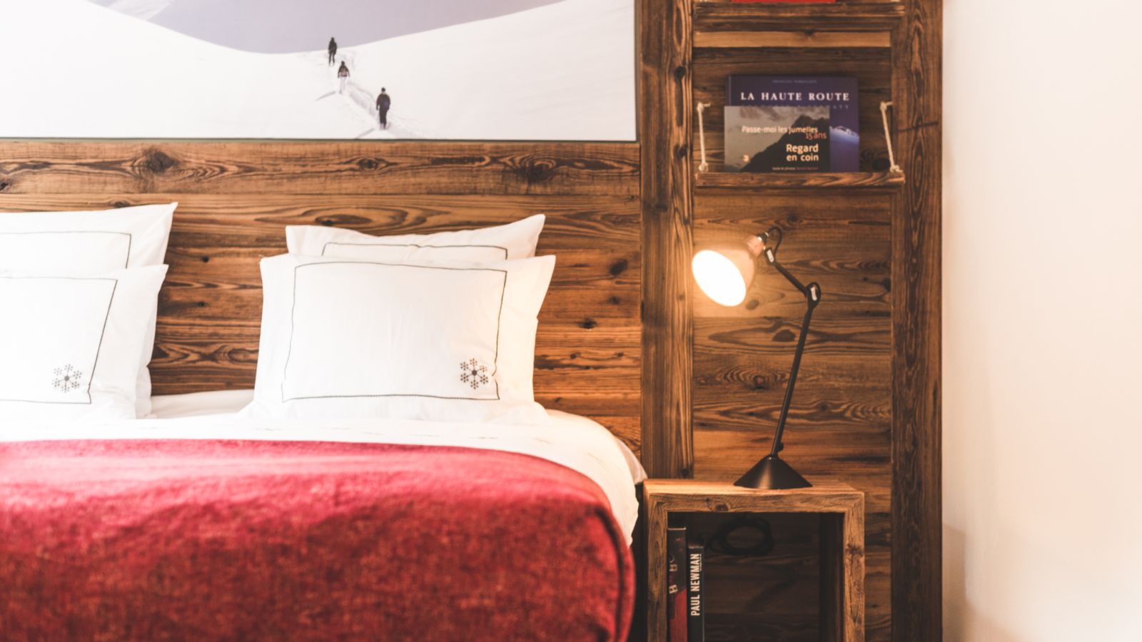 luxury-ski-chalet-zermatt-ti-oxford-ski-BEDROOM (1).jpg