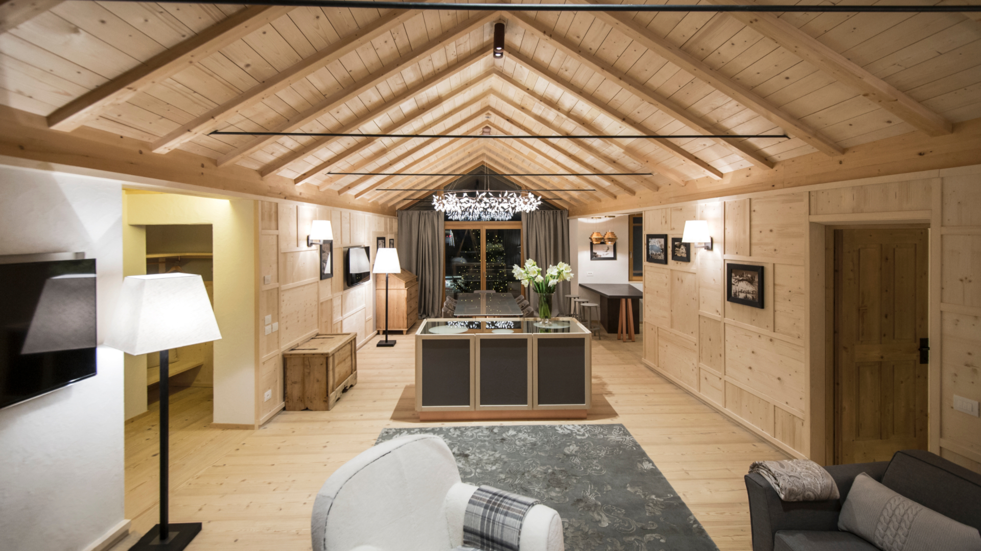 luxury-ski-chalets-san-cassiano-alta-badia-chalet-zeno-oxford-ski-company (2).jpg