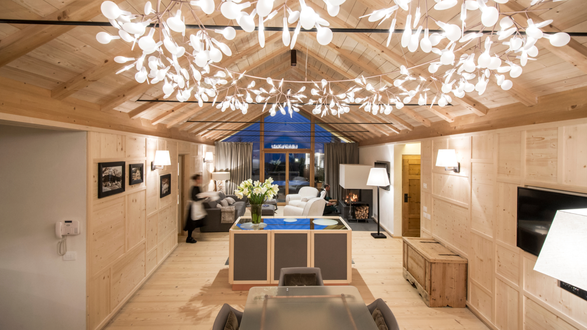 luxury-ski-chalets-san-cassiano-alta-badia-chalet-zeno-oxford-ski-company (3).jpg