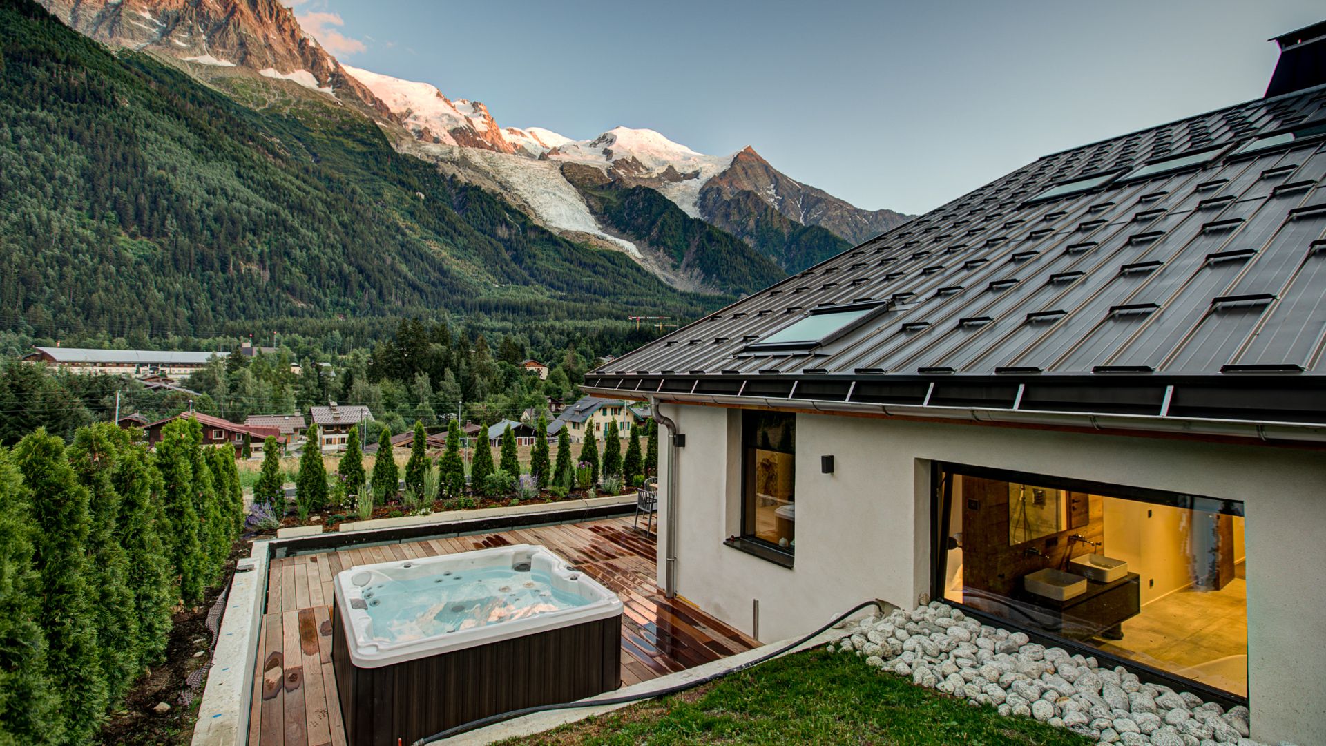 luxury-ski-chalet-chamonix-chalet-rytola-oxford-ski-company- (2).jpg