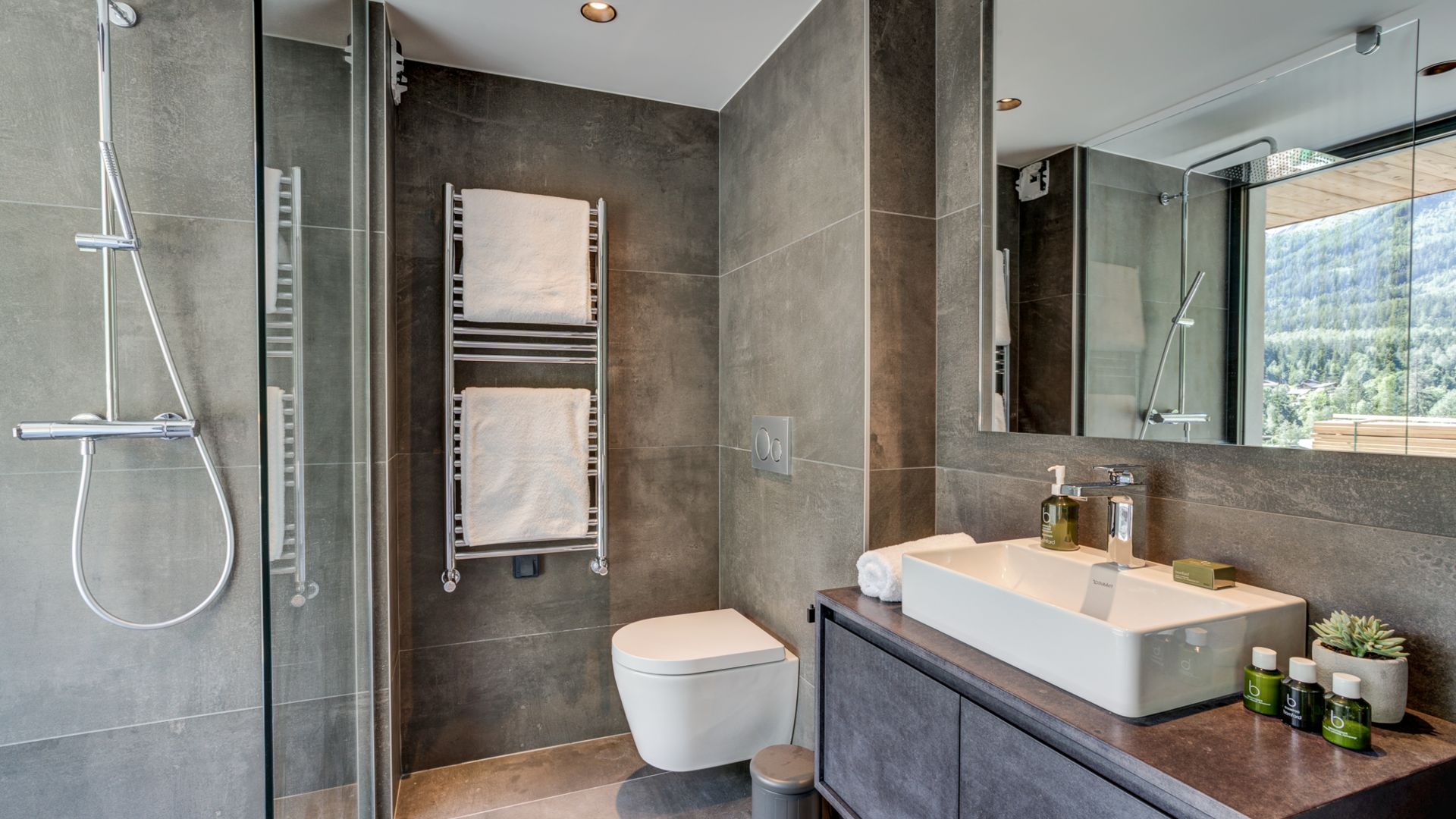 luxury-ski-chalet-chamonix-chalet-rytola-oxford-ski-company- (35).jpg