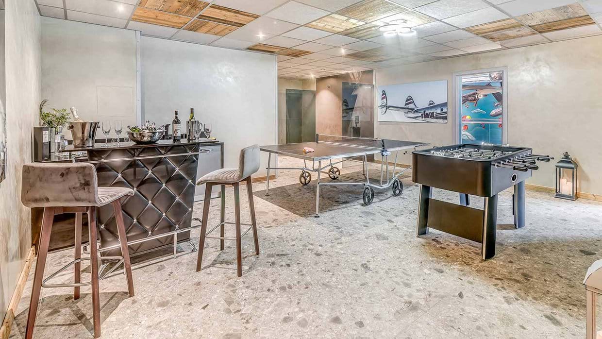 luxury-ski-chalet-tignes-black-diamond-oxford-ski-games-room-tango.jpg