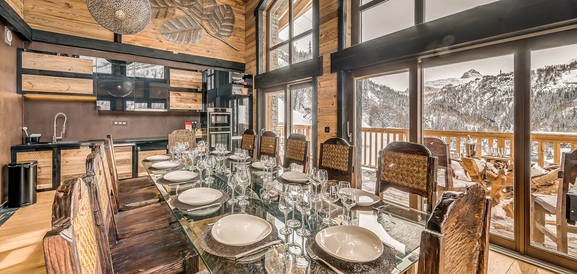luxury-ski-chalet-tignes-black-diamond-oxford-ski-dining-ubud.jpg