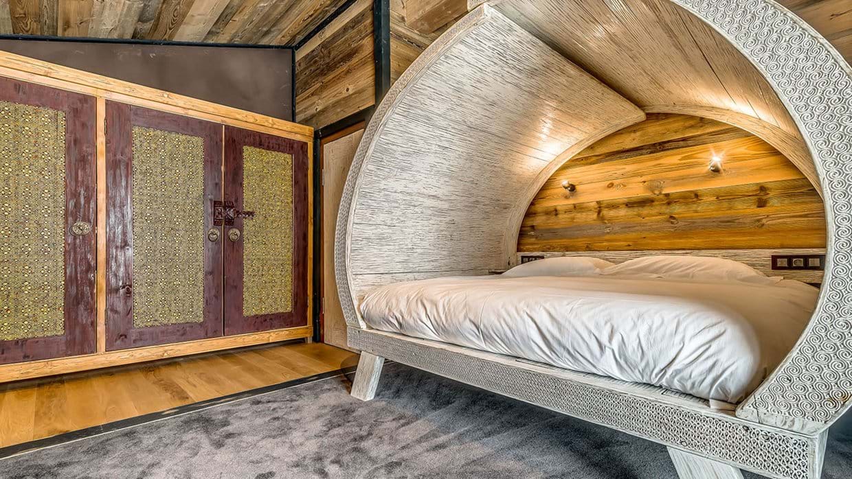 luxury-ski-chalet-tignes-black-diamond-oxford-ski-bedroom-ubud.jpg