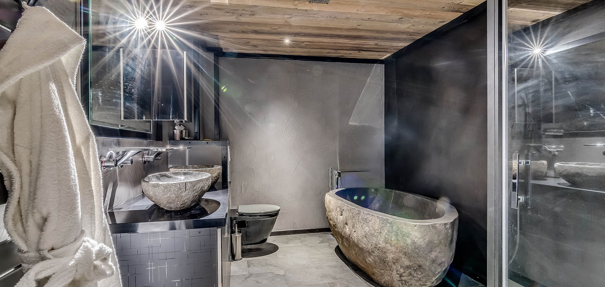 luxury-ski-chalet-tignes-black-diamond-oxford-ski-bathroom-babylon.jpg