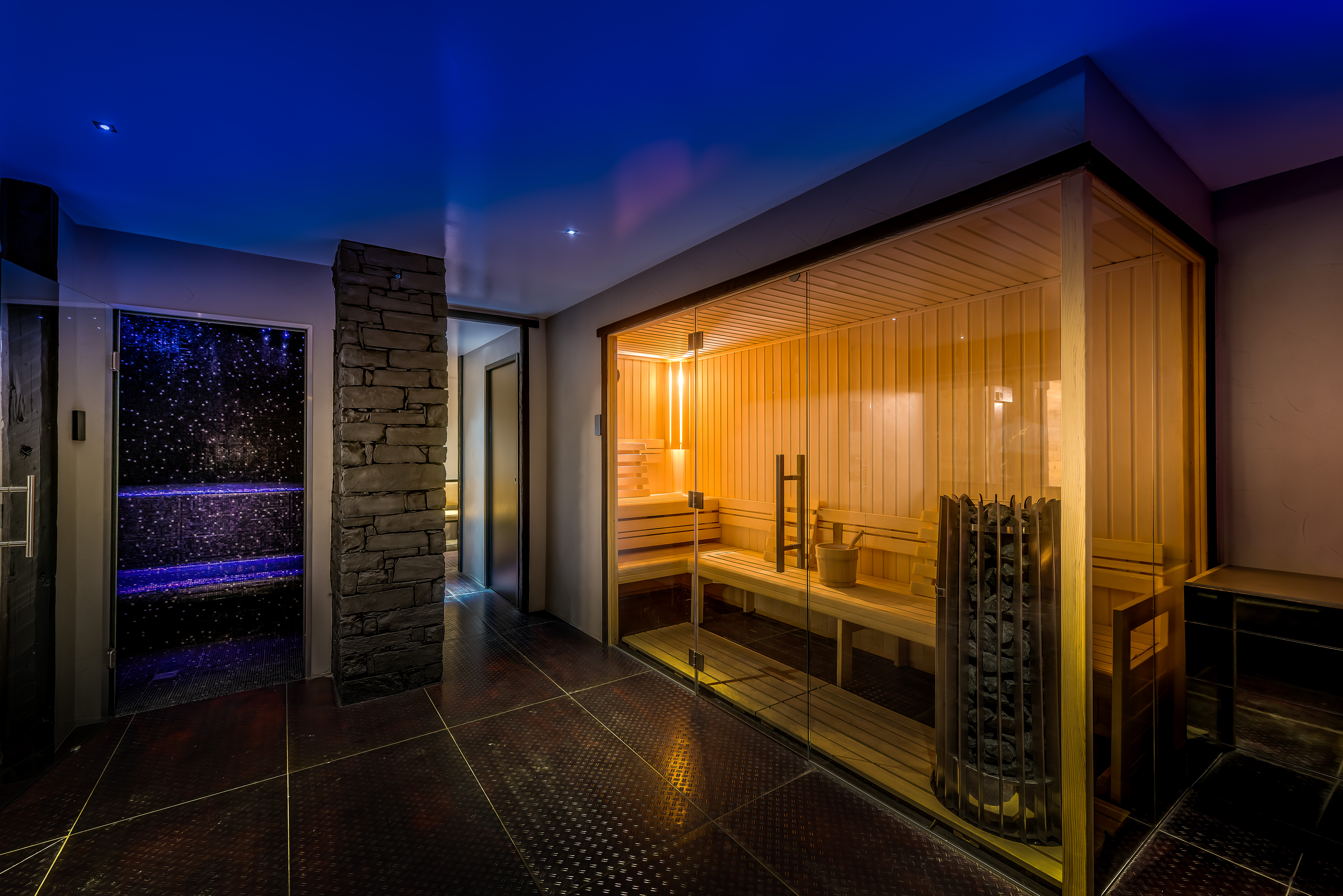 luxury-ski-chalet-tignes-black-diamond-oxford-ski-sauna.jpg