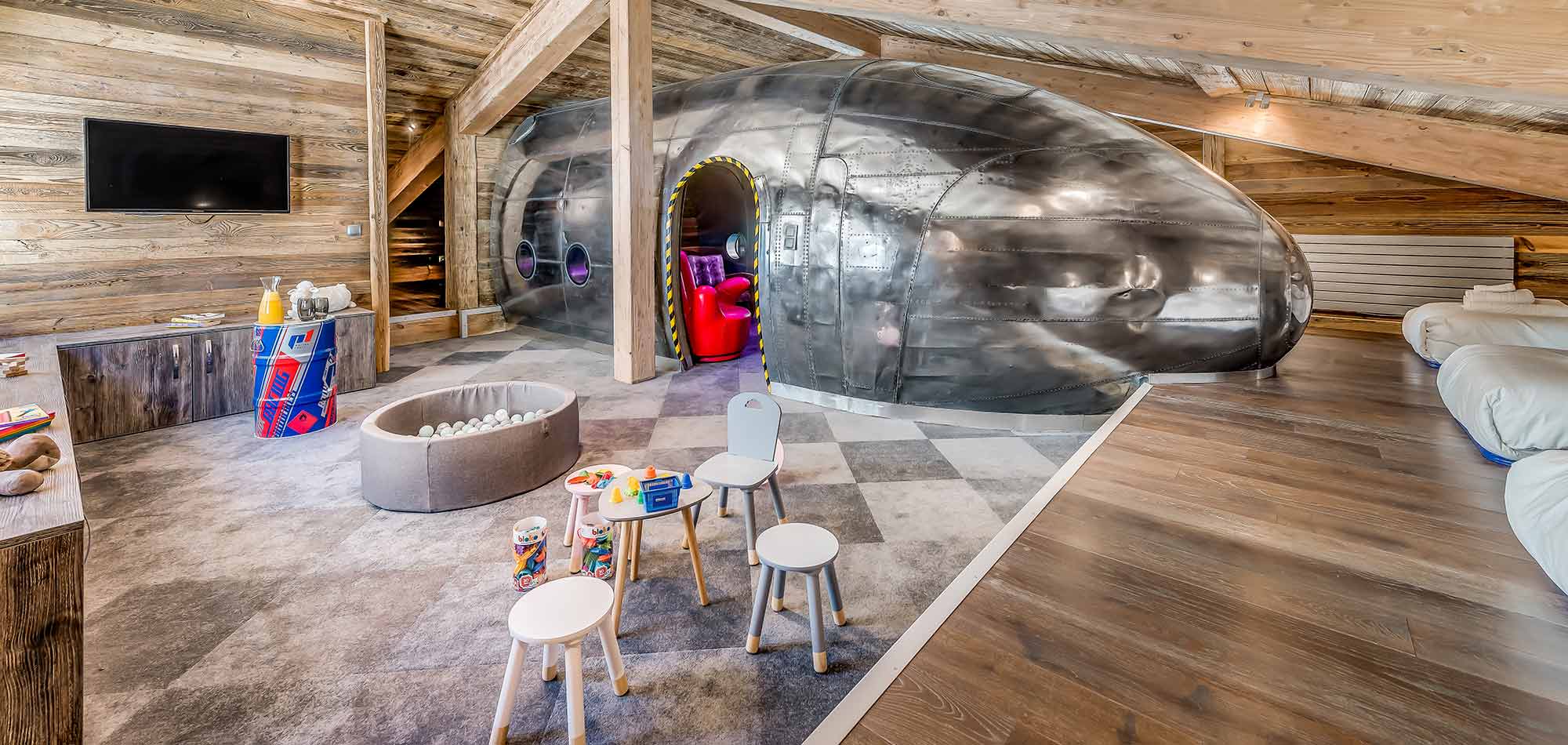 luxury-ski-chalet-tignes-black-diamond-oxford-ski-play-room-charlie.jpg
