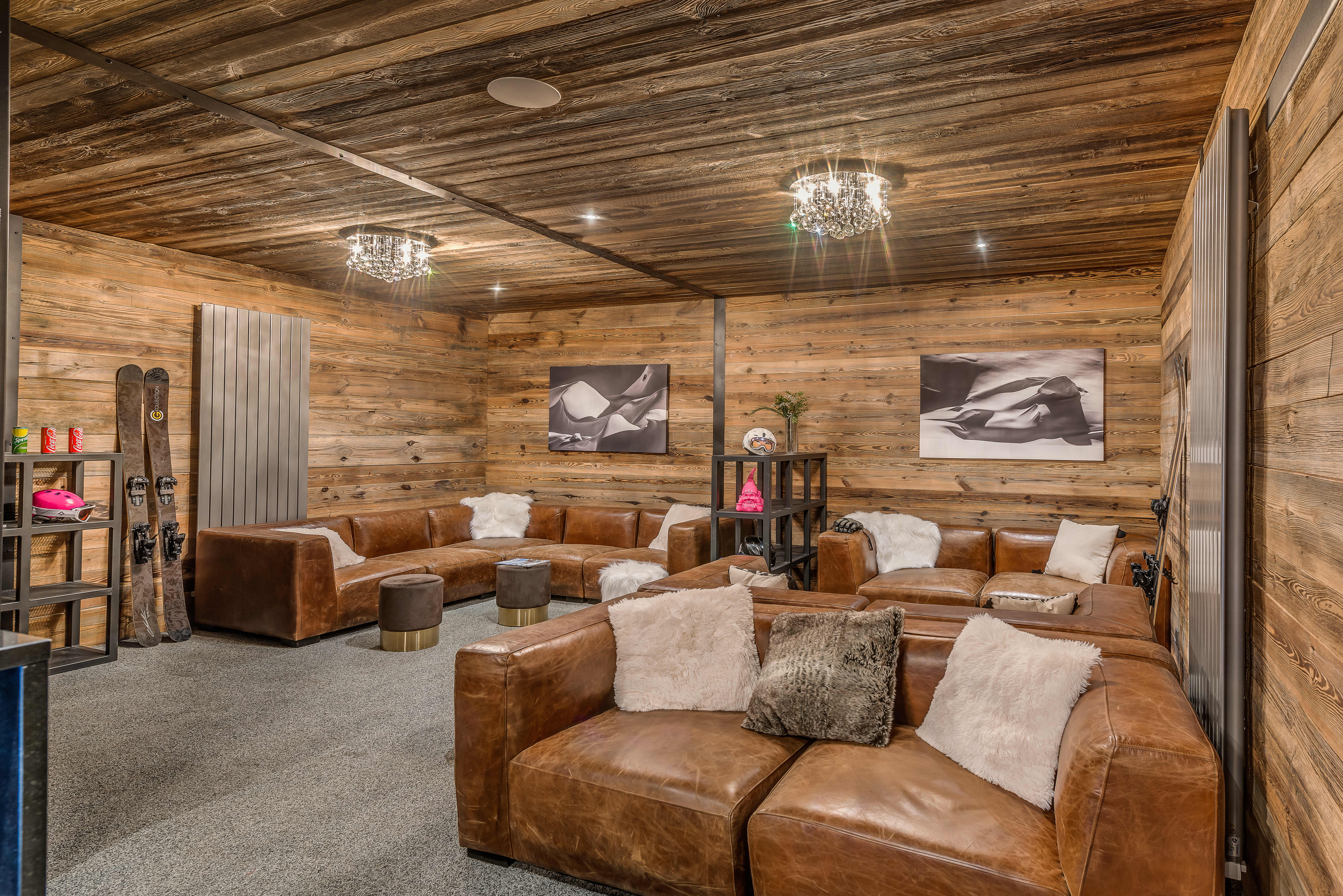 luxury-ski-chalet-tignes-black-diamond-oxford-ski-lobby-seating.jpg