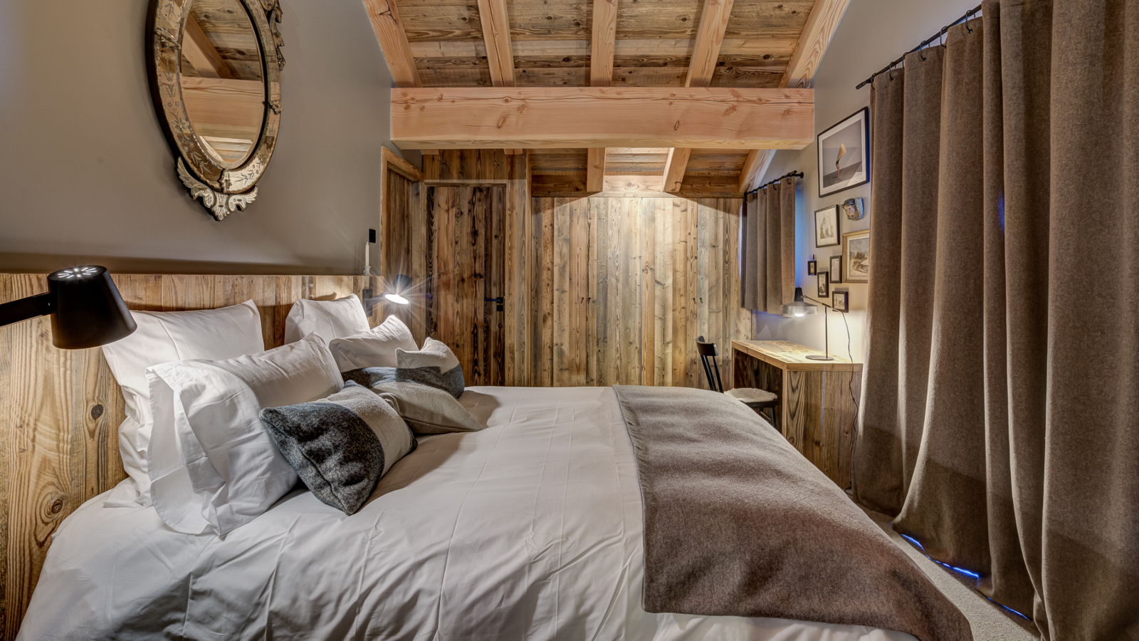 luxury-ski-chalet-meribel-chalet-bergeronnette-oxford-ski-Bedroom-seven-Alternative.jpg