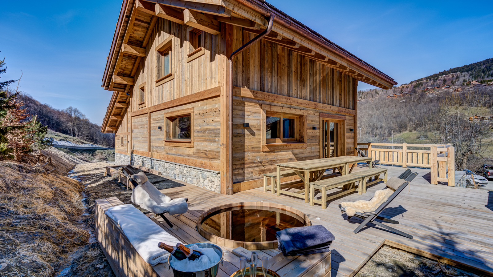 luxury-ski-chalet-meribel-chalet-bergeronnette-oxford-ski-HotTubDaytime.jpg