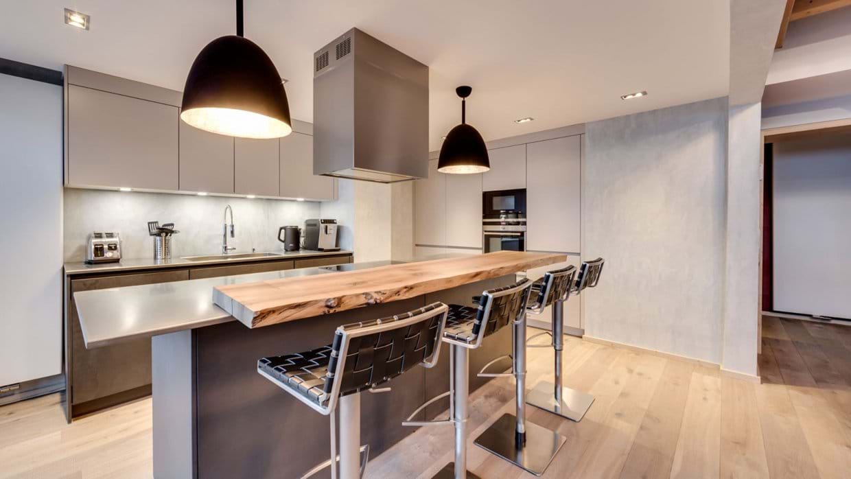 Luxury-ski-chalet-Tignes-cygnaski-penthouse-oxford-ski-kitchen.jpg