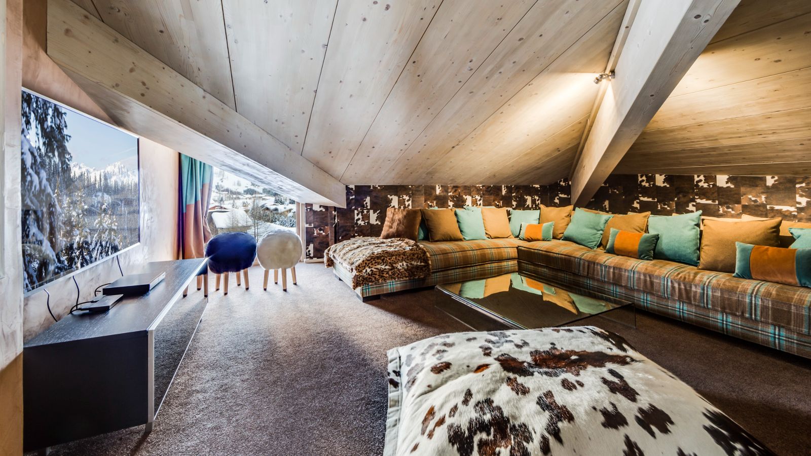 Luxury-ski-chalet-Tignes-cygnaski-penthouse-oxford-ski-snug.jpg