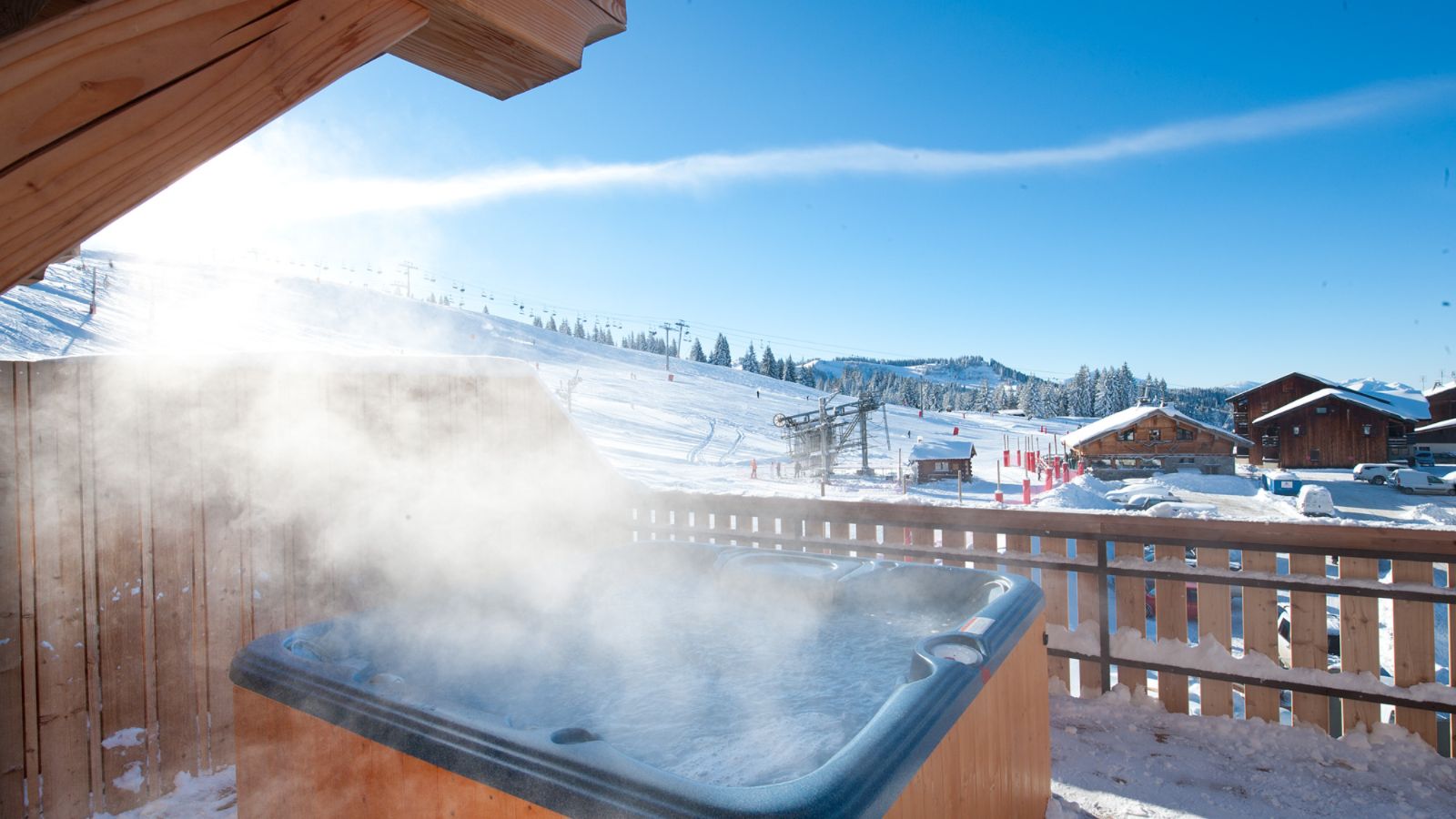 luxury-ski-chalet-les-gets-altitude-lodge-bedroom-5-hot-tub.jpg