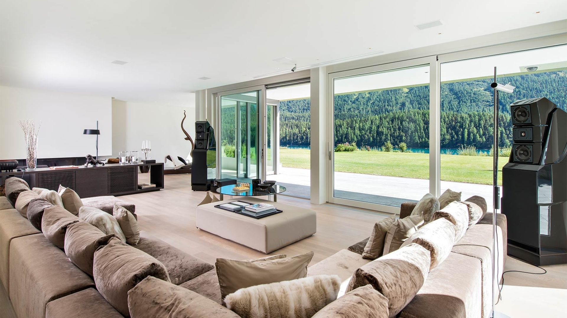 luxury-ski-chalets-st-mortiz-the-loft-oxford-ski-company (33).jpg