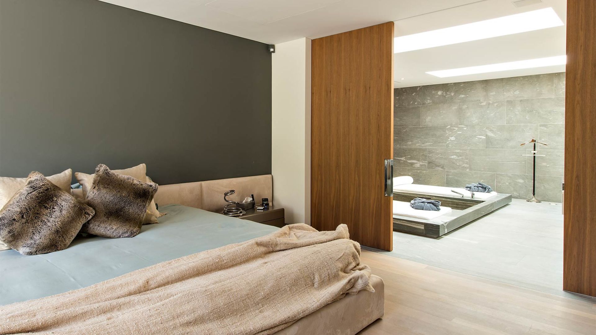 luxury-ski-chalets-st-mortiz-the-loft-oxford-ski-company (8).jpg