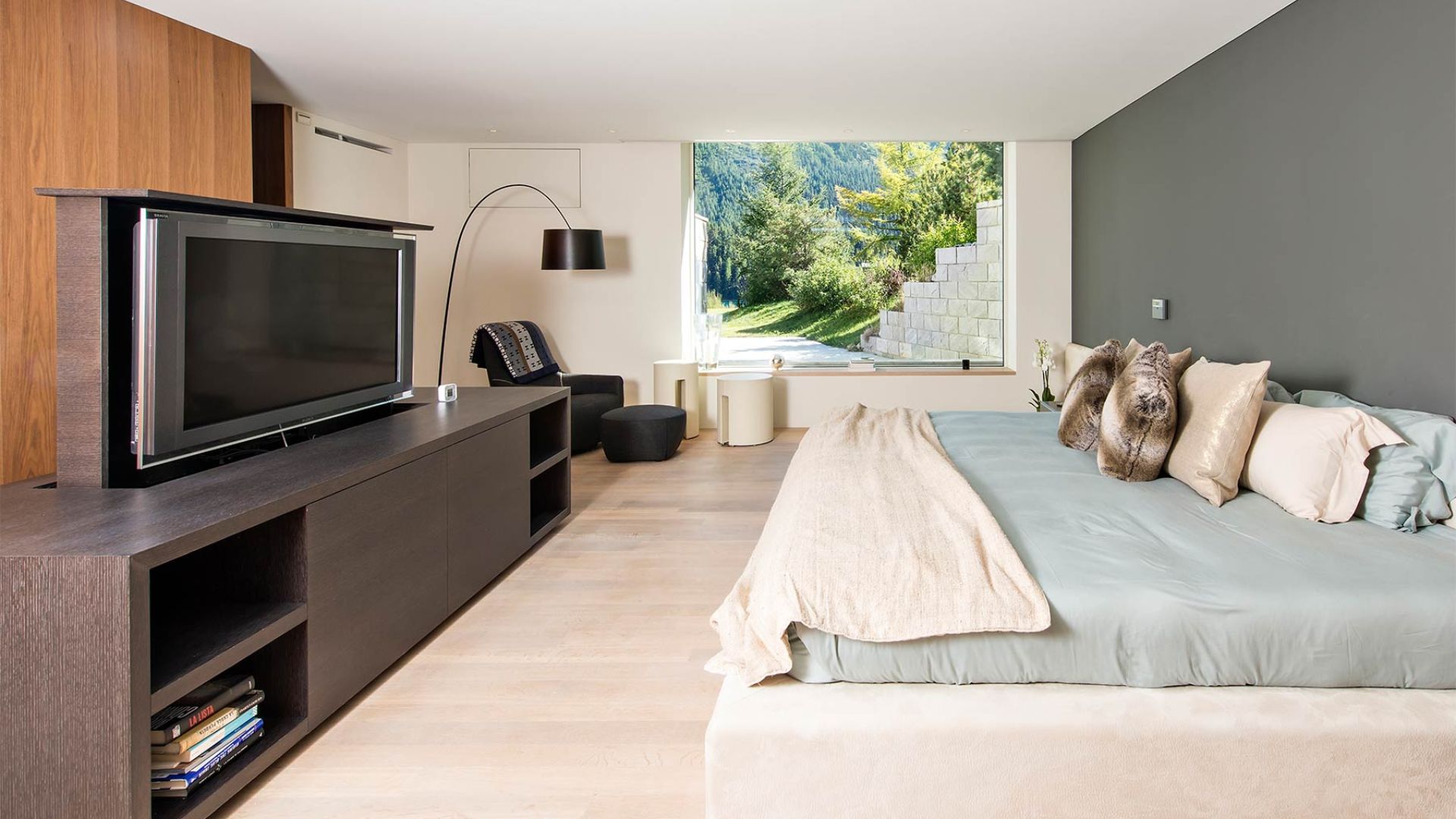 luxury-ski-chalets-st-mortiz-the-loft-oxford-ski-company (10).jpg