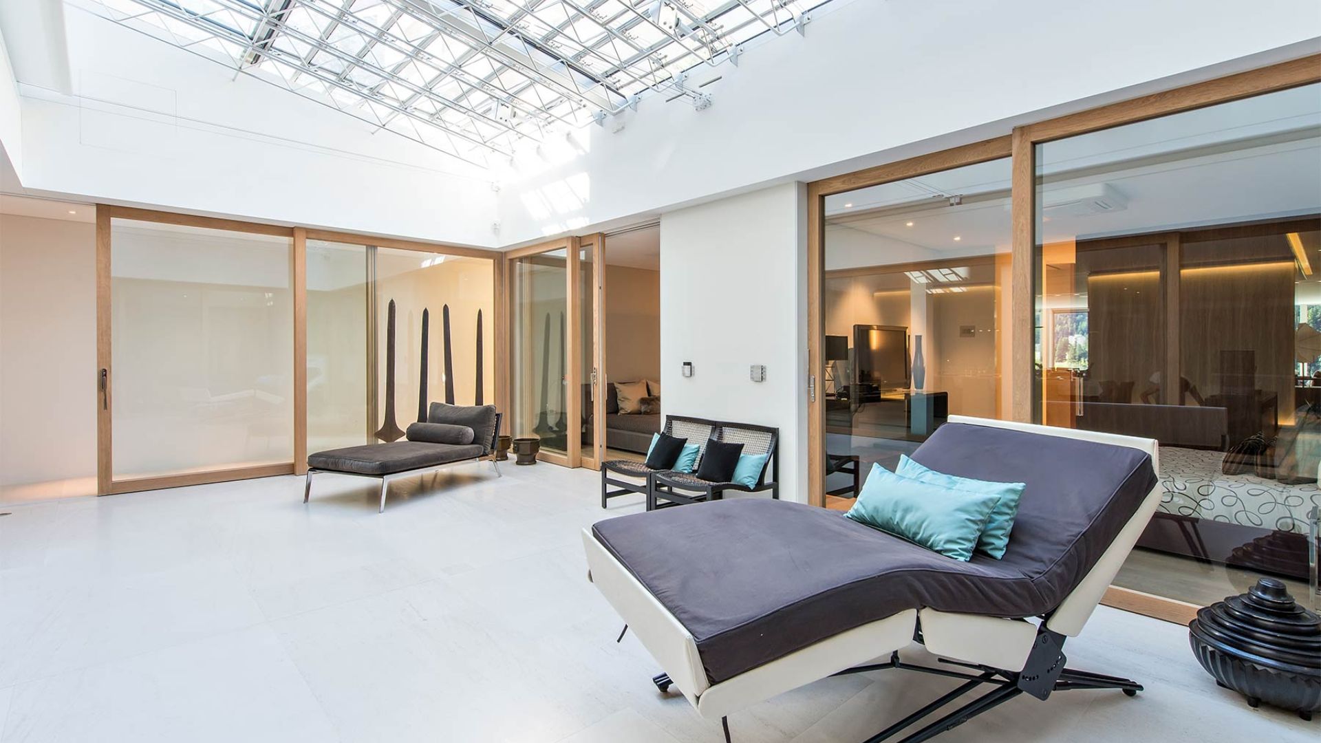 luxury-ski-chalets-st-mortiz-the-loft-oxford-ski-company (21).jpg