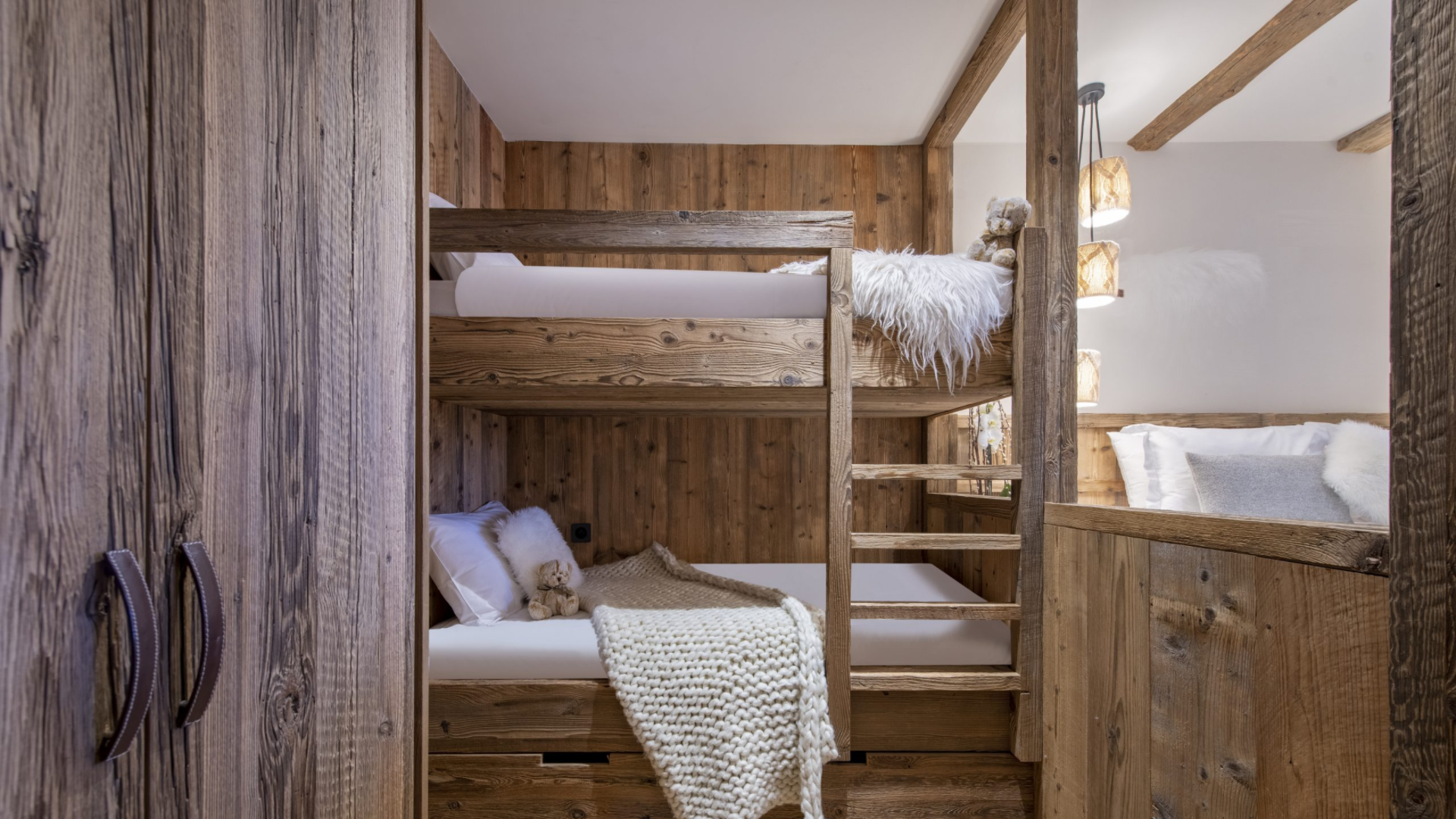 luxury-ski-chalet-valdisere-inuit-oxford-ski-company-bunkroom.jpg