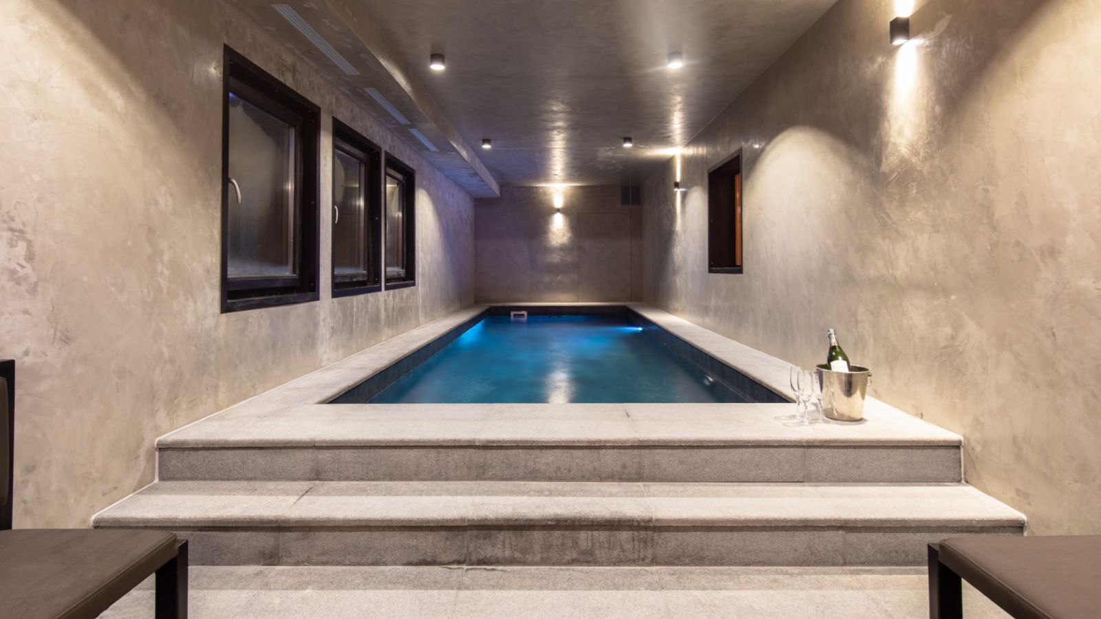 Luxury-ski-chalet-Tignes-Monts-oxford-ski-pool.jpg