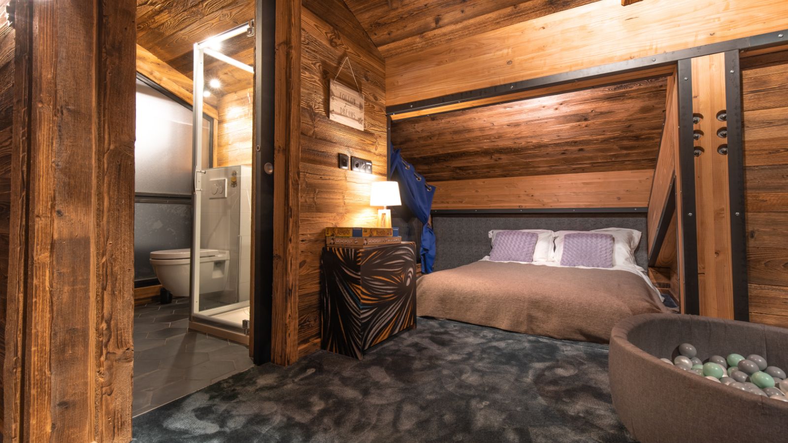 Luxury-ski-chalet-Tignes-Monts-oxford-ski- bedroom 1.jpg