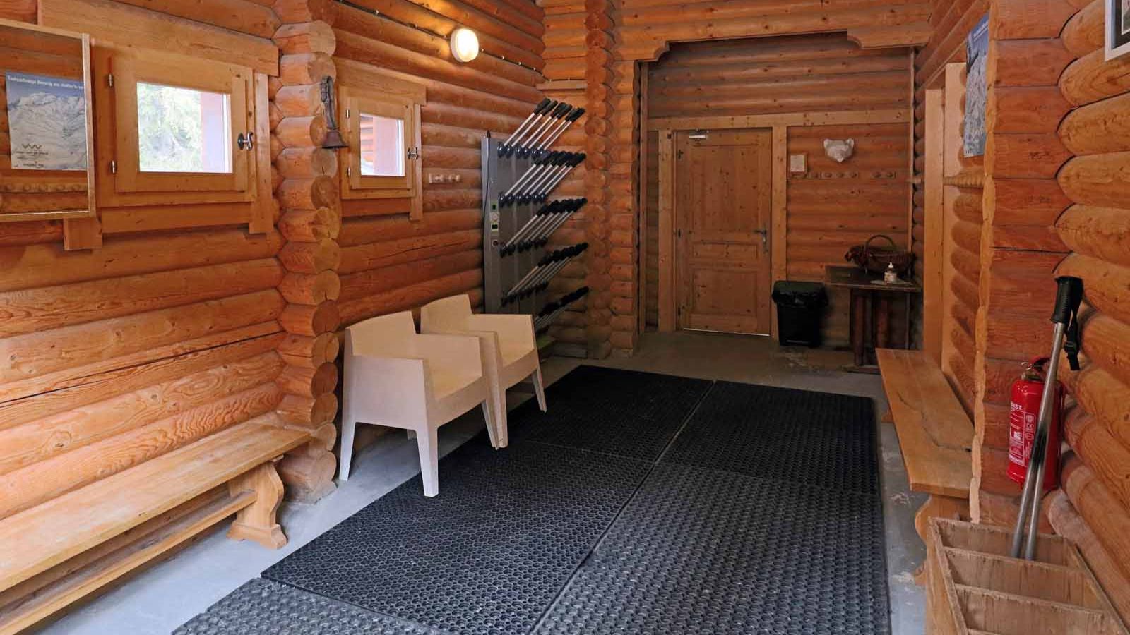 luxury-ski-chalet-la-tania-panda-oxford-ski-boot-room.jpg