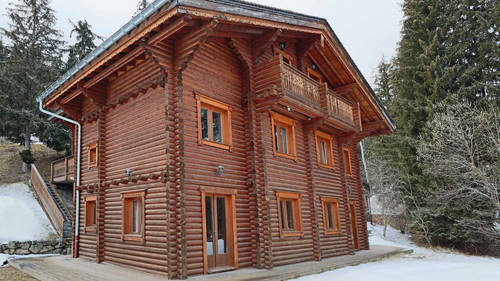 luxury-ski-chalet-la-tania-panda-oxford-ski-exterior.jpg