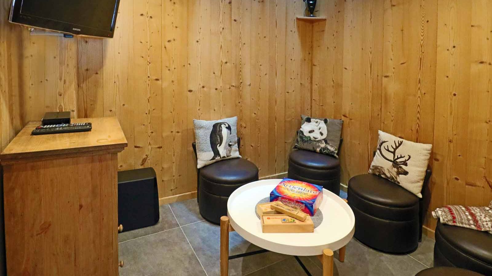 luxury-ski-chalet-la-tania-panda-oxford-ski-tv-room.jpg
