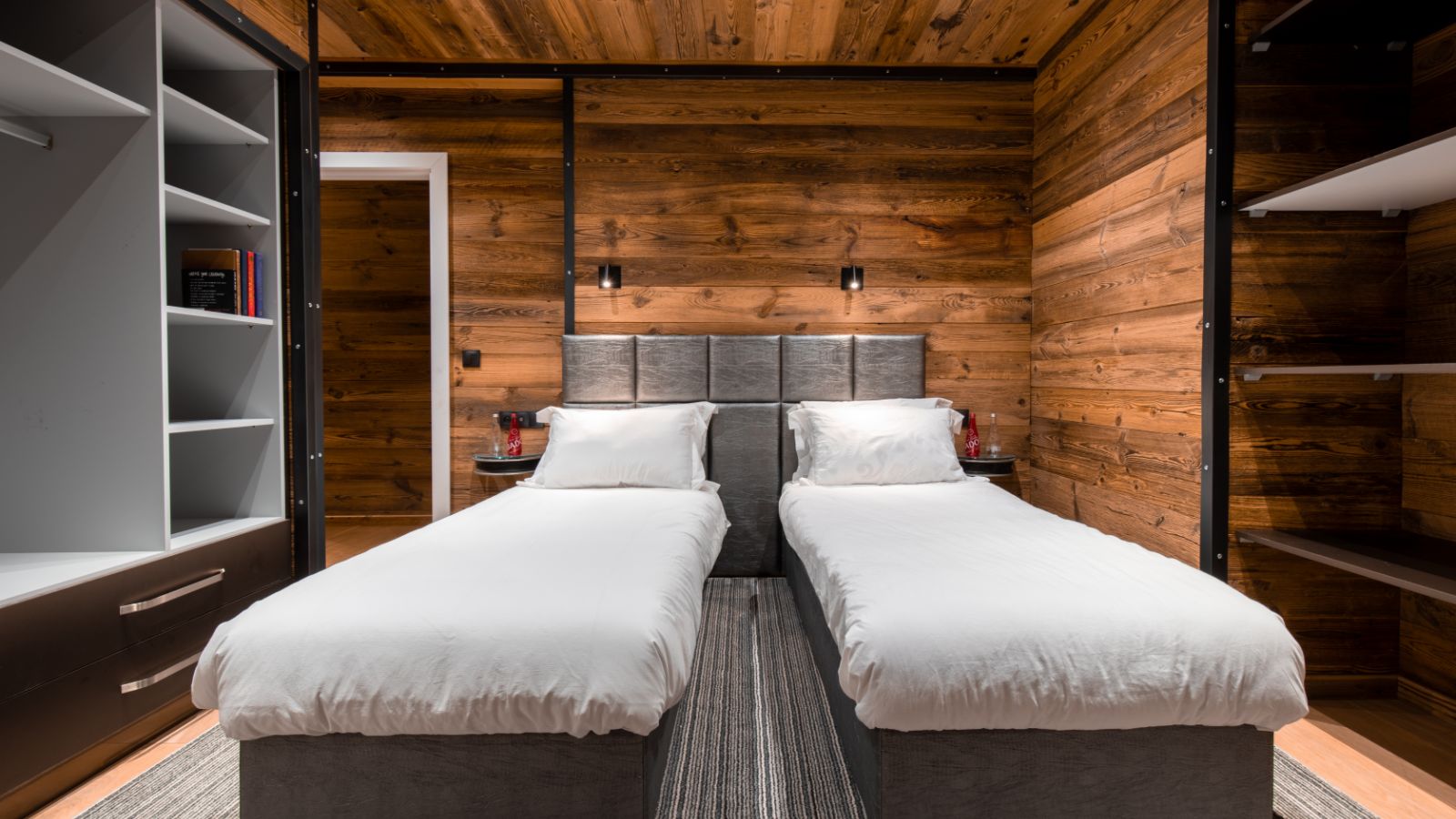 Luxury-ski-chalet-Tignes-Merveilles-oxford-ski-bedroom 3.jpg