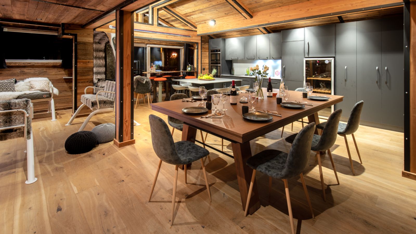 Luxury-ski-chalet-Tignes-Merveilles-oxford-ski-dining area.jpg