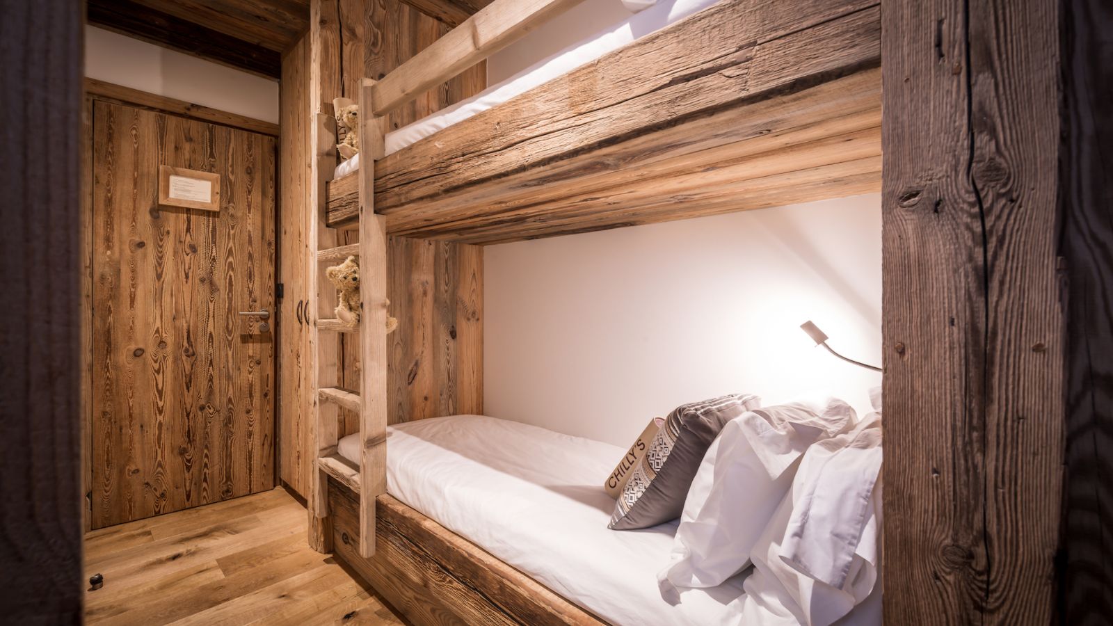 luxury-ski-chalet-valdisere-inoko-oxford-ski-bunk.jpg