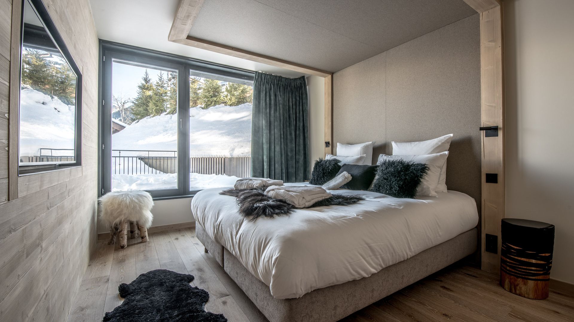 luxury-ski-chalet-courchevel-super-g-oxford-ski-company (12).jpg