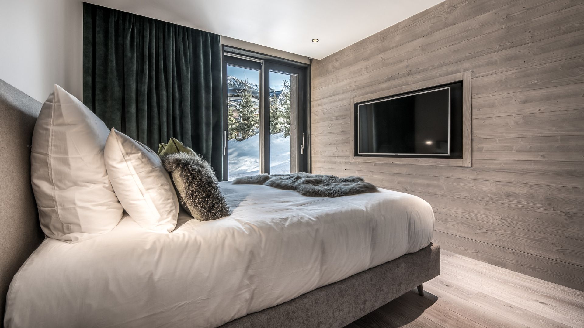 luxury-ski-chalet-courchevel-super-g-oxford-ski-company (10).jpg