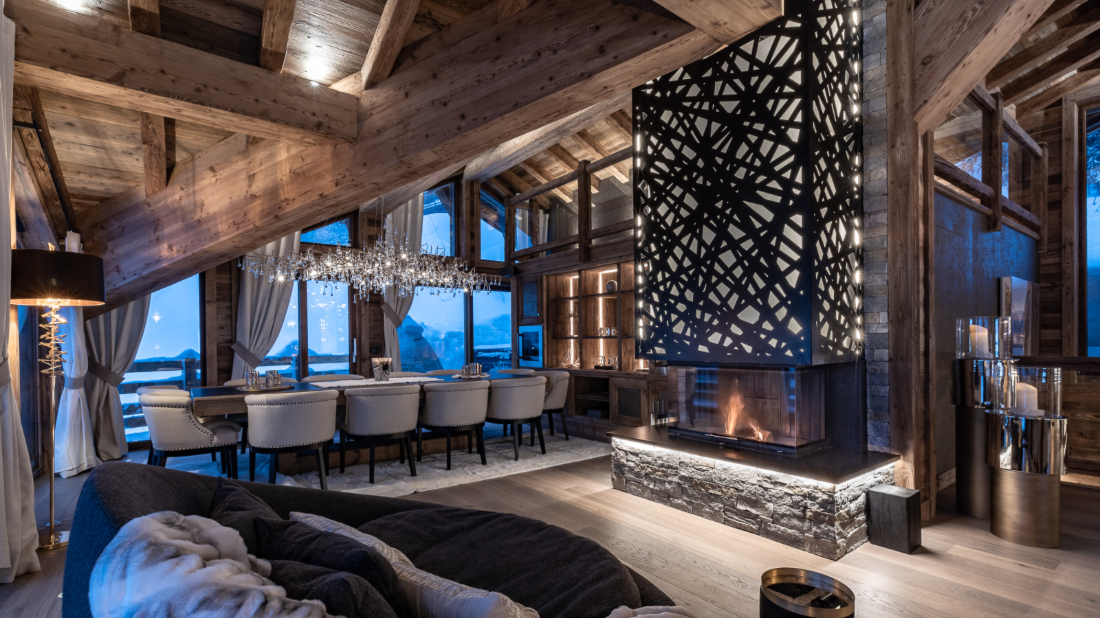luxury-chalet-infinity-oxford-ski-fireplace.jpg