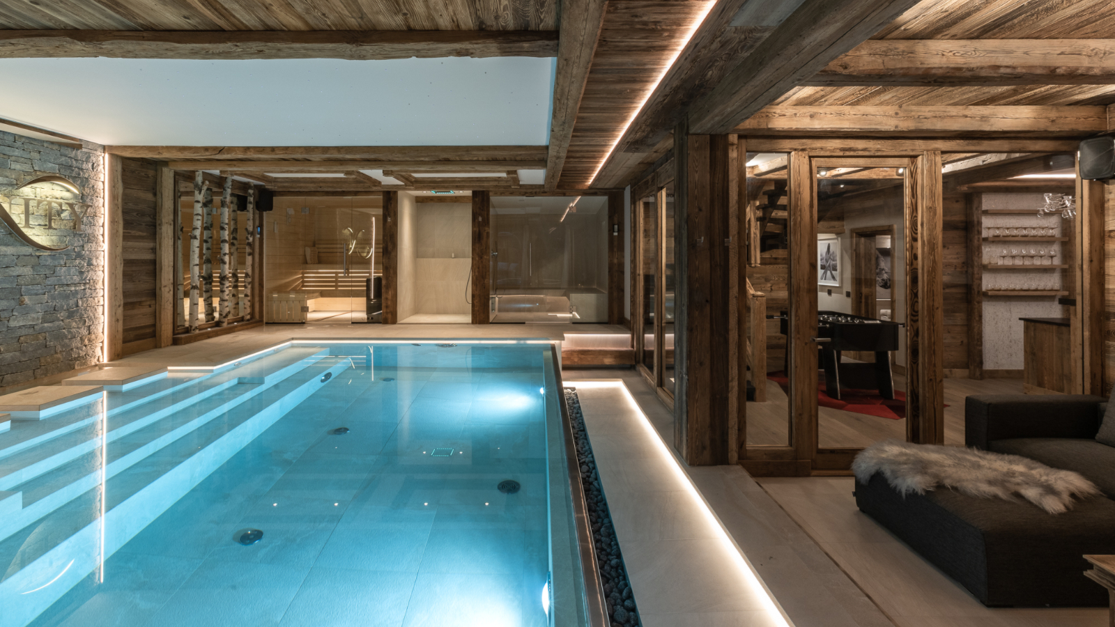 luxury-chalet-infinity-oxford-ski-pool2.jpg