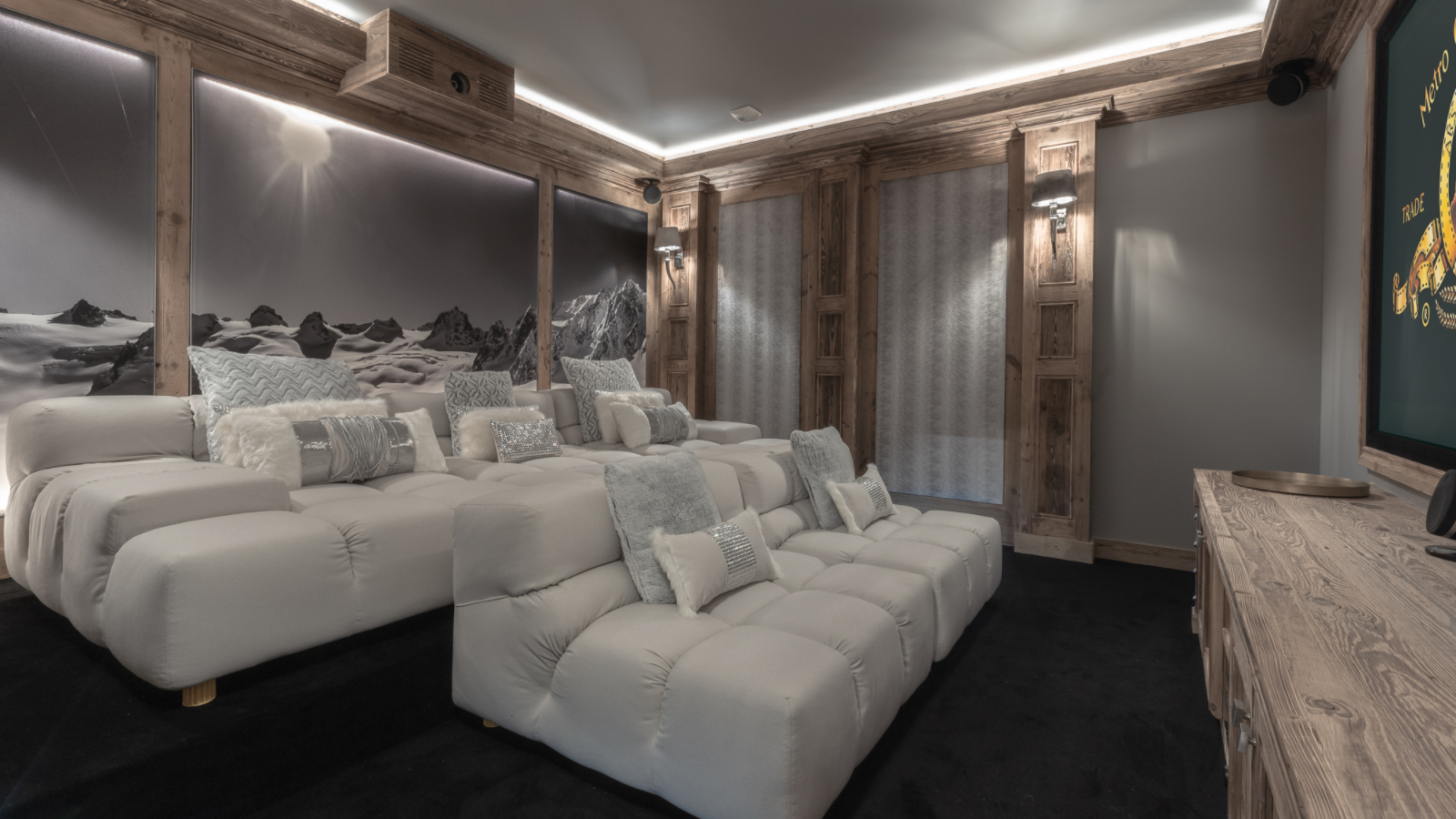 luxury-chalet-infinity-oxford-ski-cinema.jpg