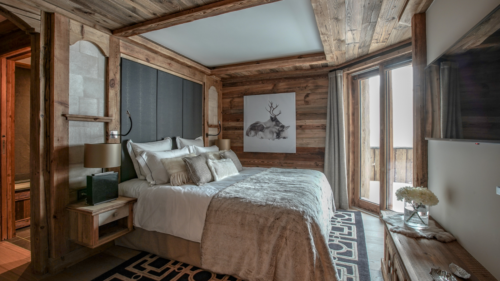 luxury-chalet-infinity-oxford-ski-bedroom.jpg