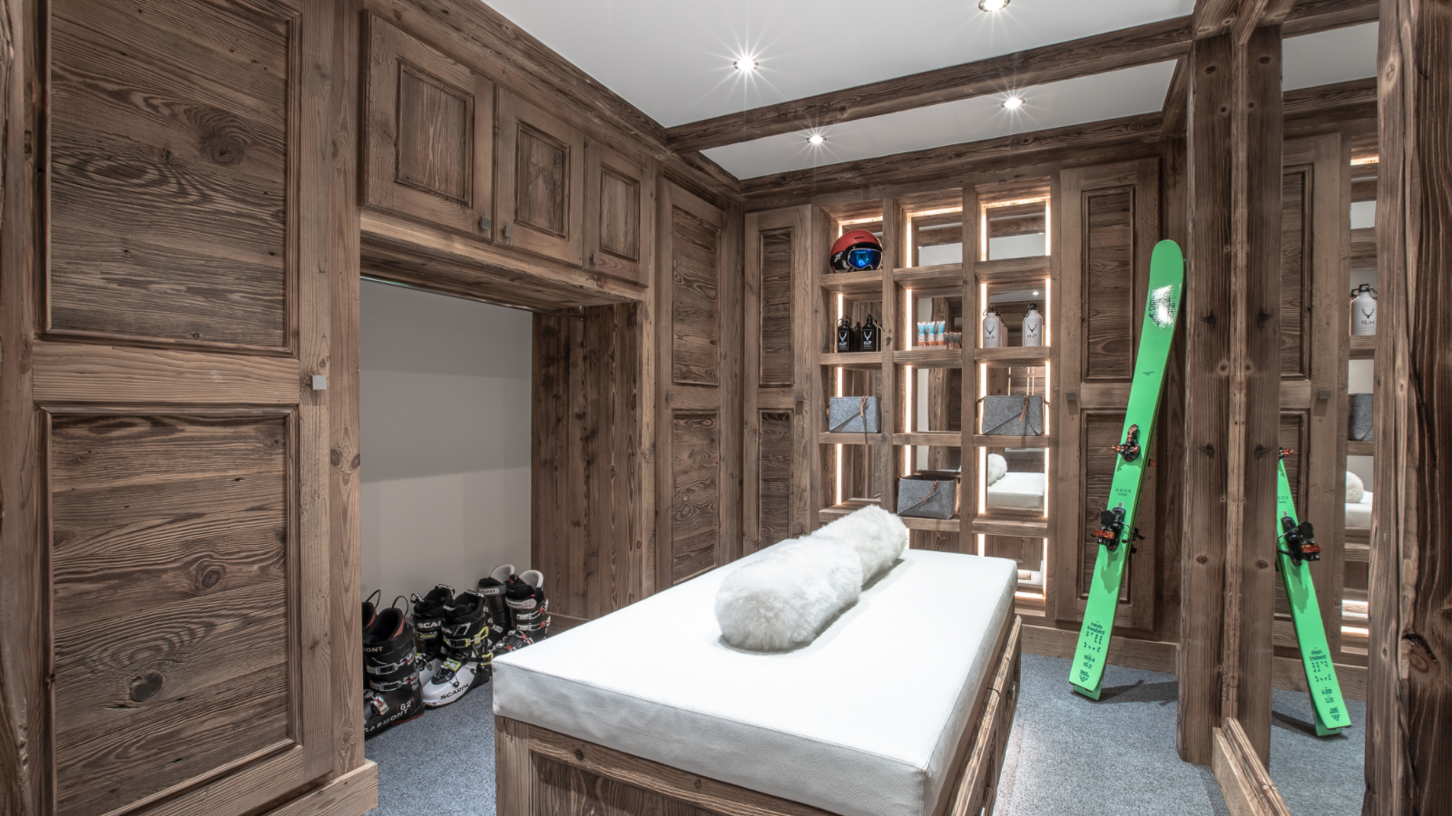 luxury-chalet-infinity-oxford-ski-massage2.jpg