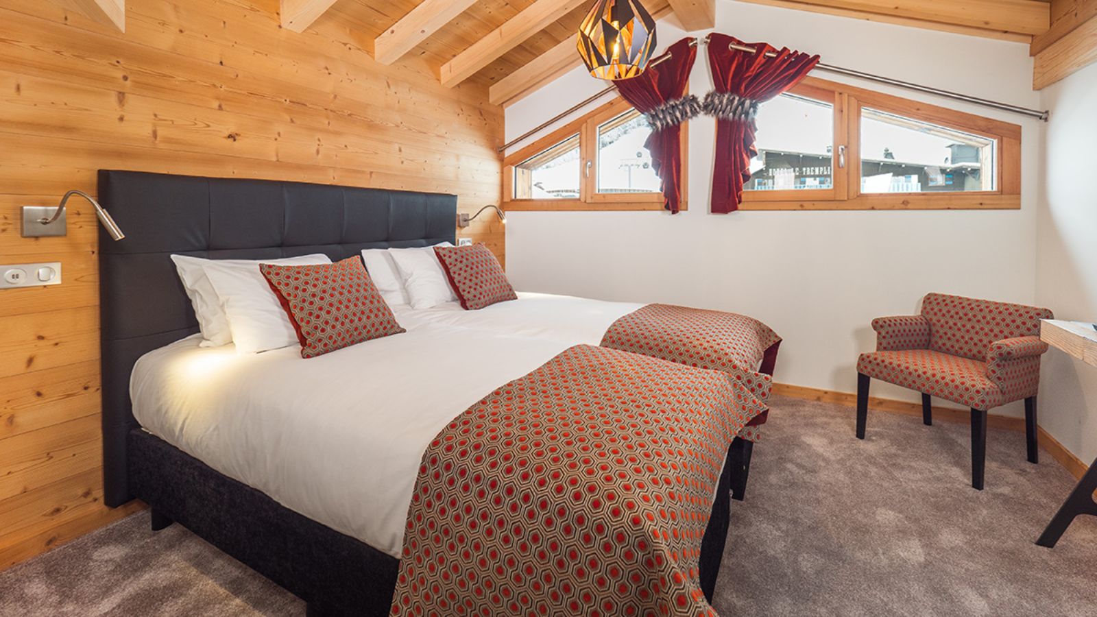 luxury-ski-chalet-morzine-col (16).jpg