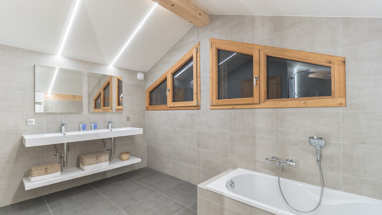 luxury-ski-chalet-morzine-col (18).jpg