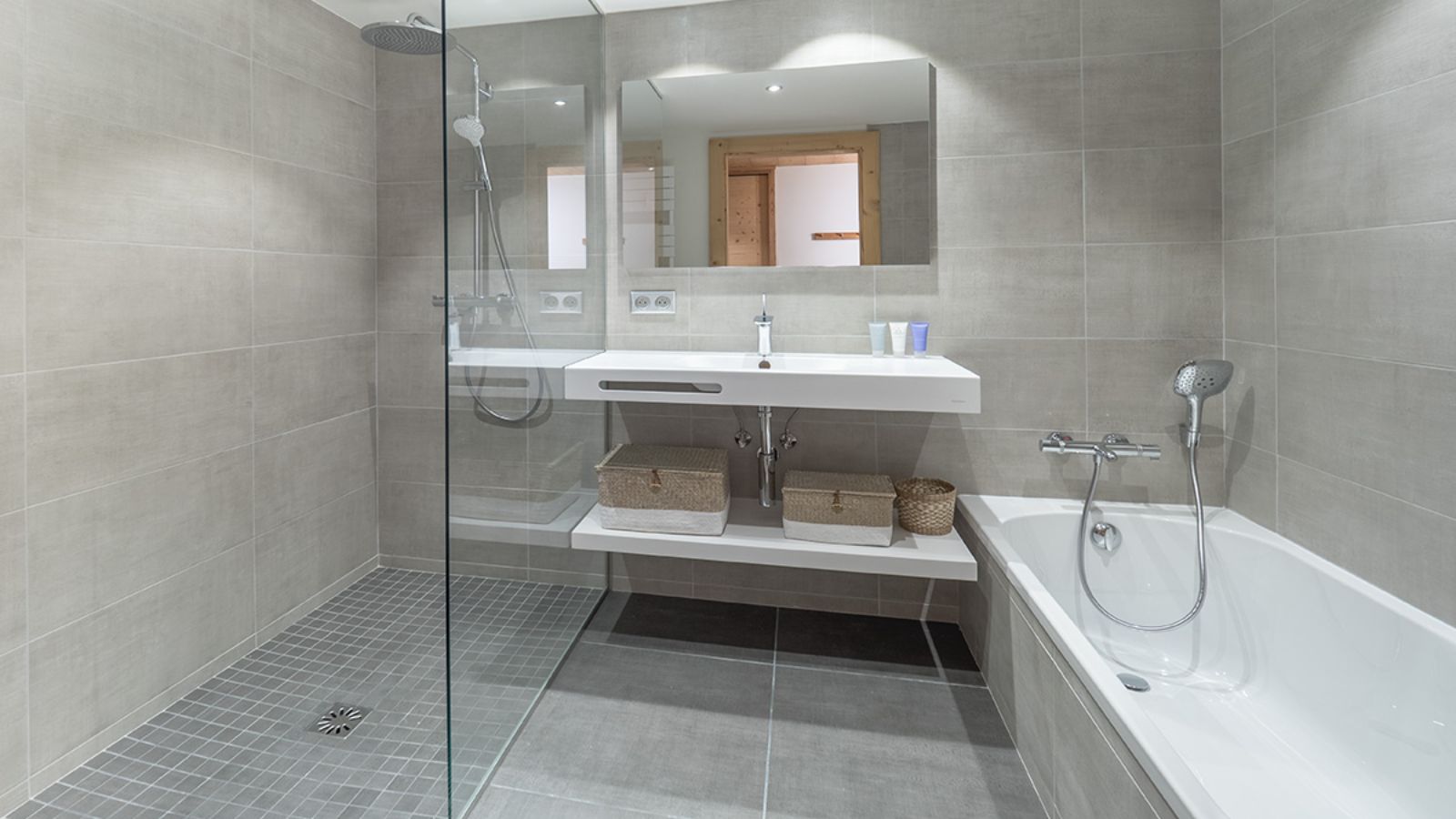 luxury-ski-chalet-morzine-col (22).jpg