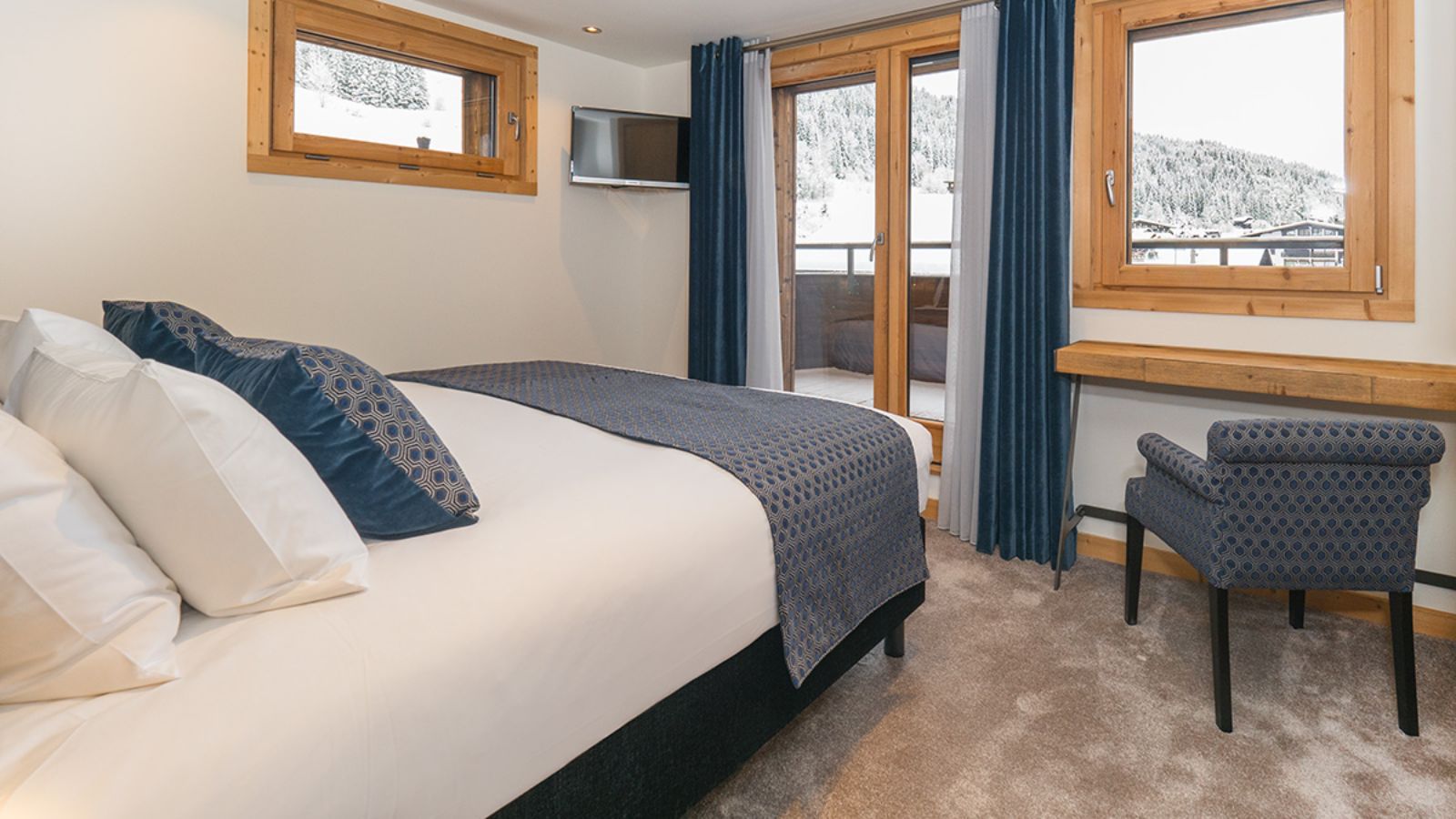 luxury-ski-chalet-morzine-col (25).jpg