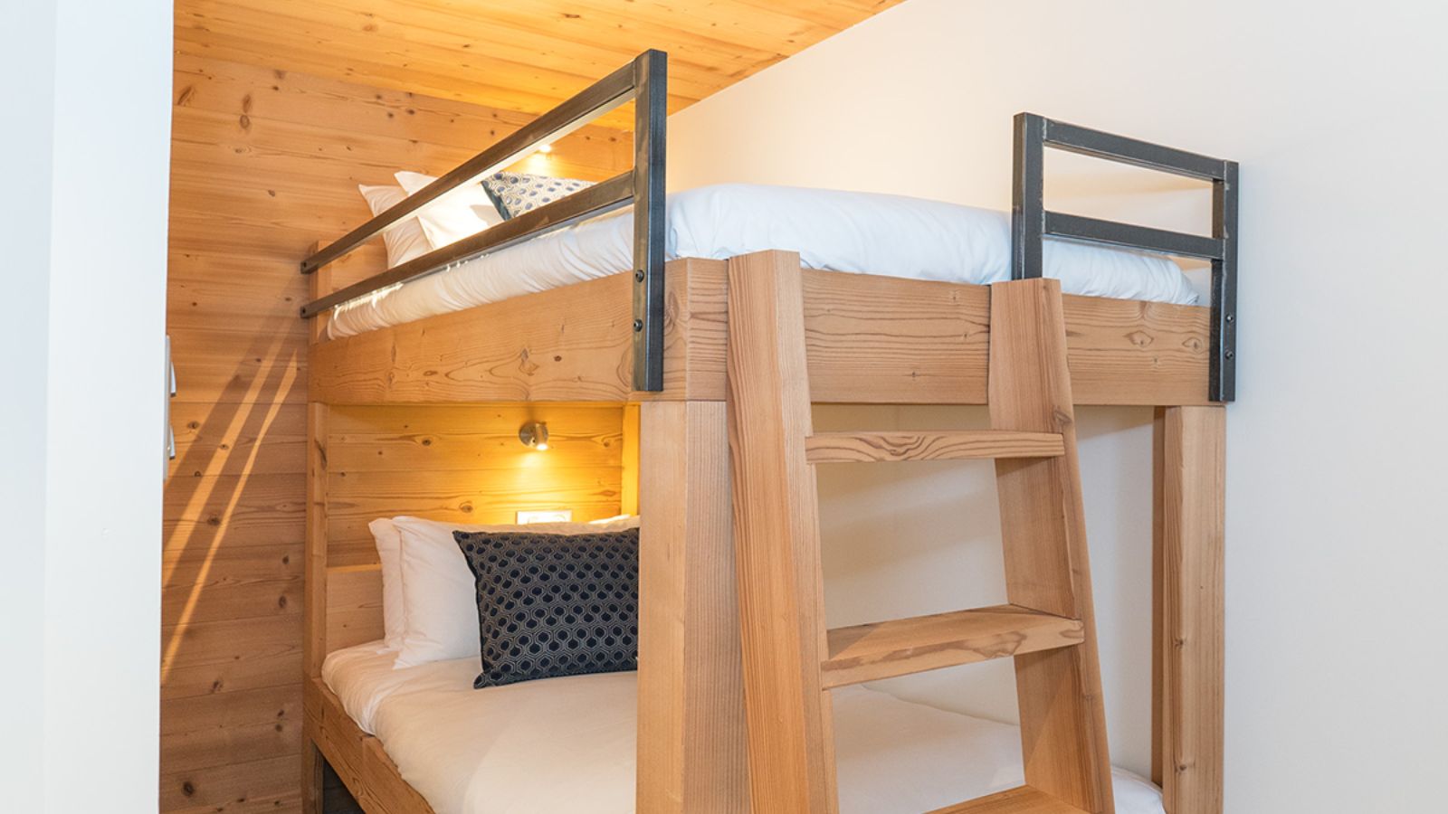 Luxury-ski-Colibri-uno-morzine (5).jpg