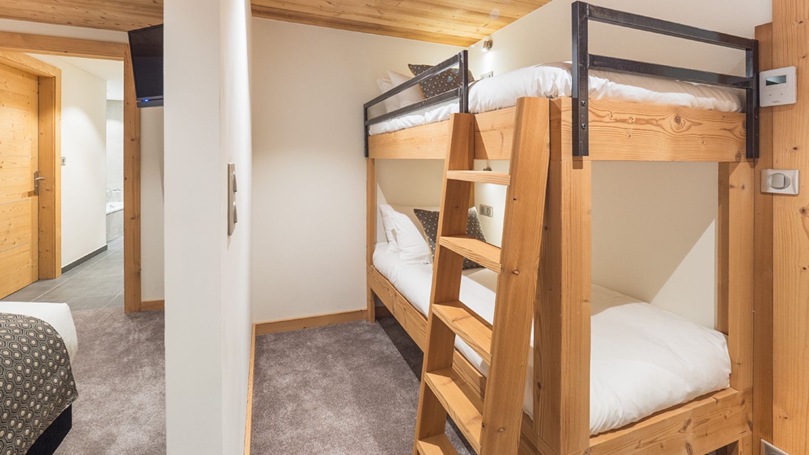 Luxury-ski-Colibri-uno-morzine (8).jpg