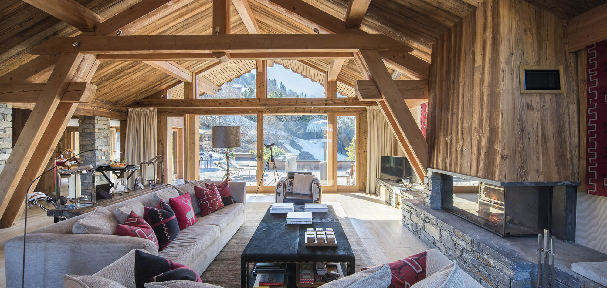 luxury_ski_chalet_mont_tremblant_meribel_luxury_ski_oxford_ski_living_main.jpg