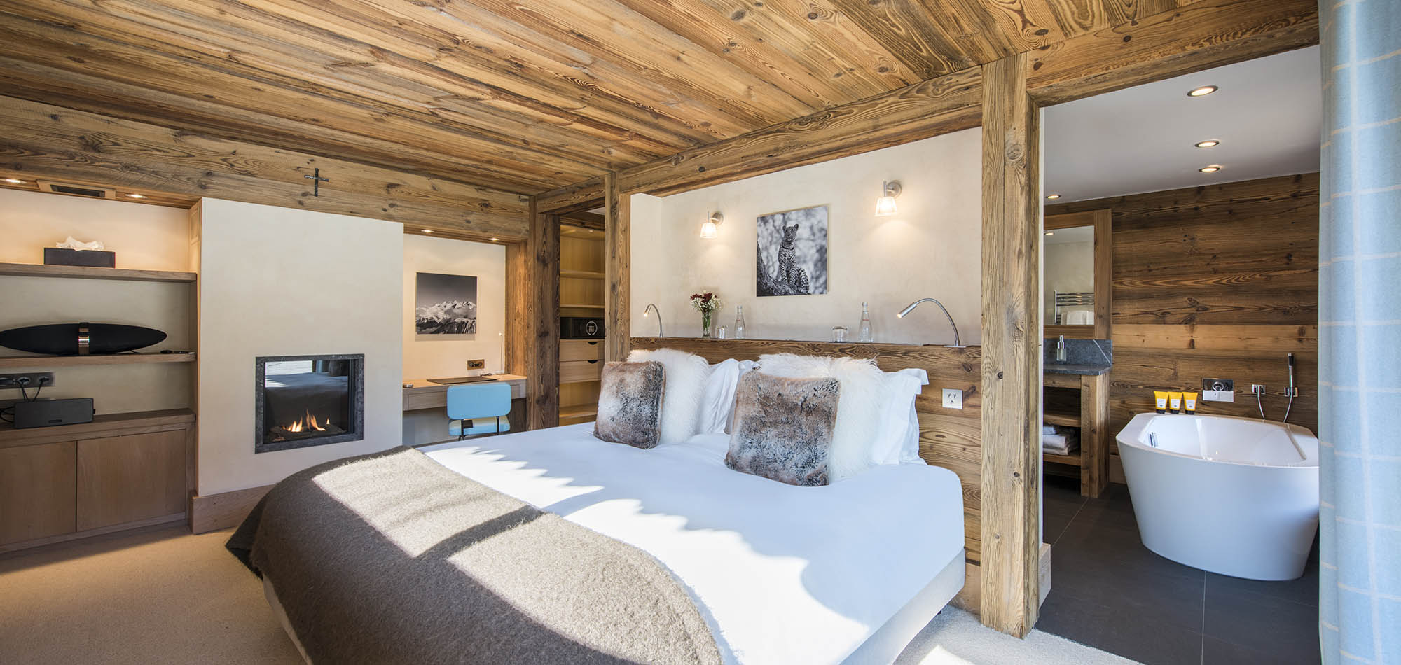 luxury_ski_chalet_mont_tremblant_meribel_luxury_ski_oxford_ski_bedroom11.jpg
