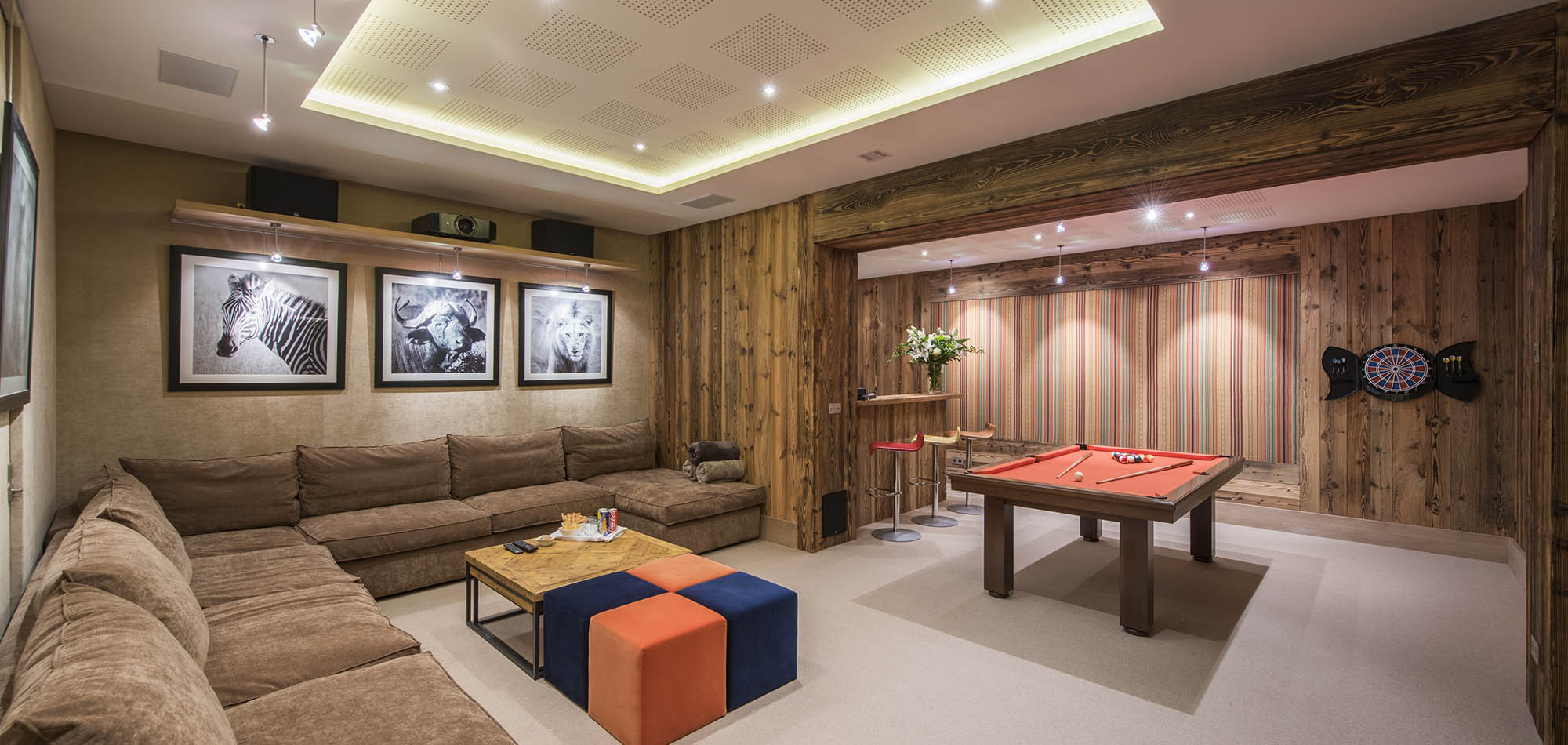 luxury_ski_chalet_mont_tremblant_meribel_luxury_ski_oxford_ski_cinema.jpg (1)