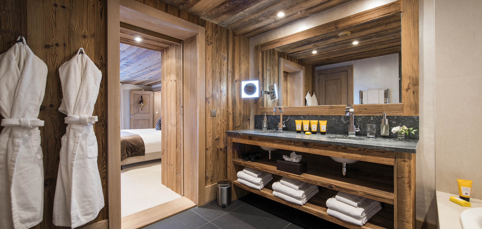 luxury_ski_chalet_mont_tremblant_meribel_luxury_ski_oxford_ski_bathroom8.jpg