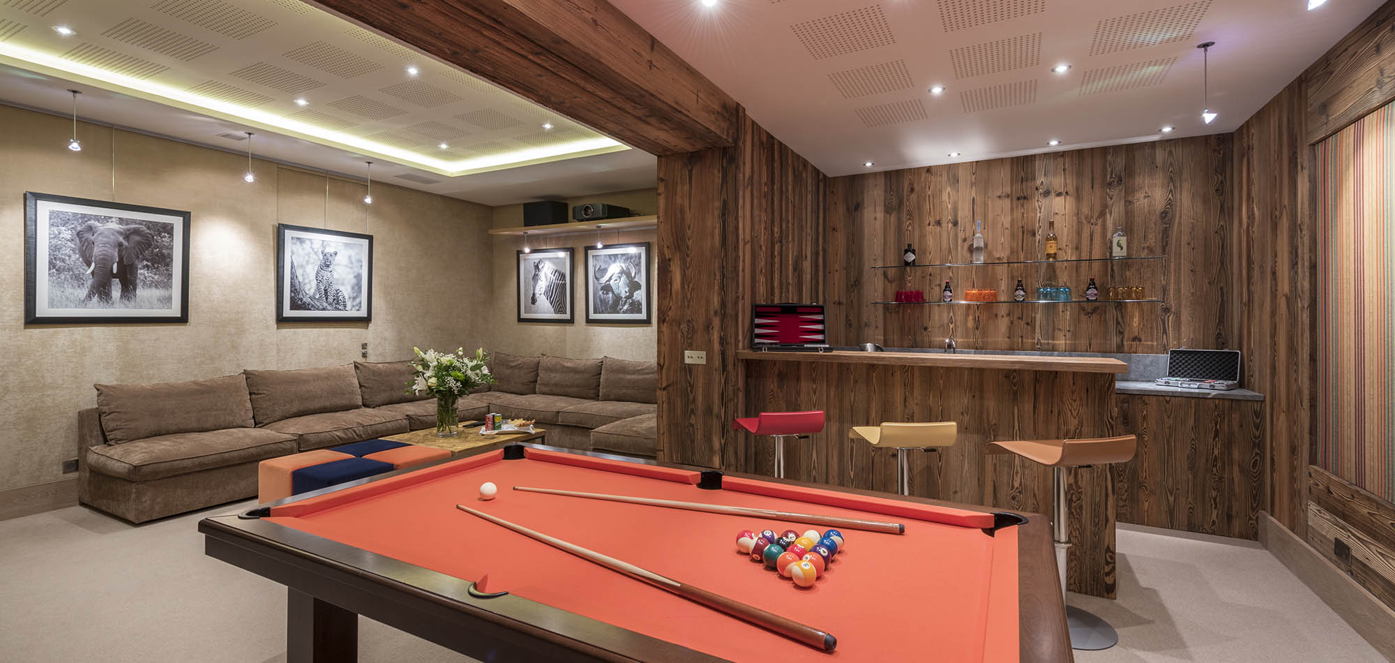 luxury_ski_chalet_mont_tremblant_meribel_luxury_ski_oxford_ski_pool_table.jpg
