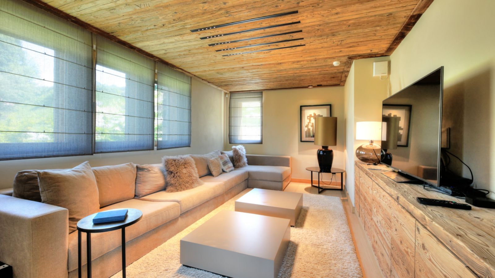 Luxury-ski-chalet-megeve-chalet-maia-oxford-ski-living room.jpg